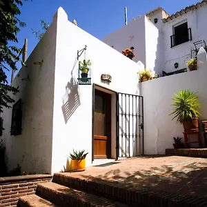 The Studio, A Colourful, Small And Unique One Bedroom Studio In Apartment Comares